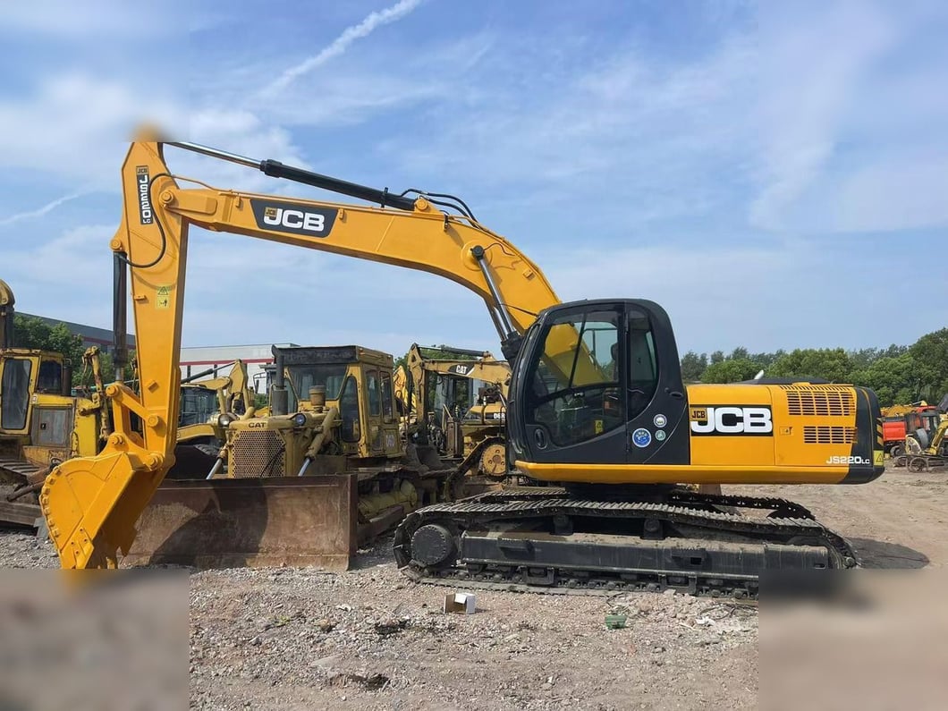 2022 JCB JS220LC Crawler Excavator