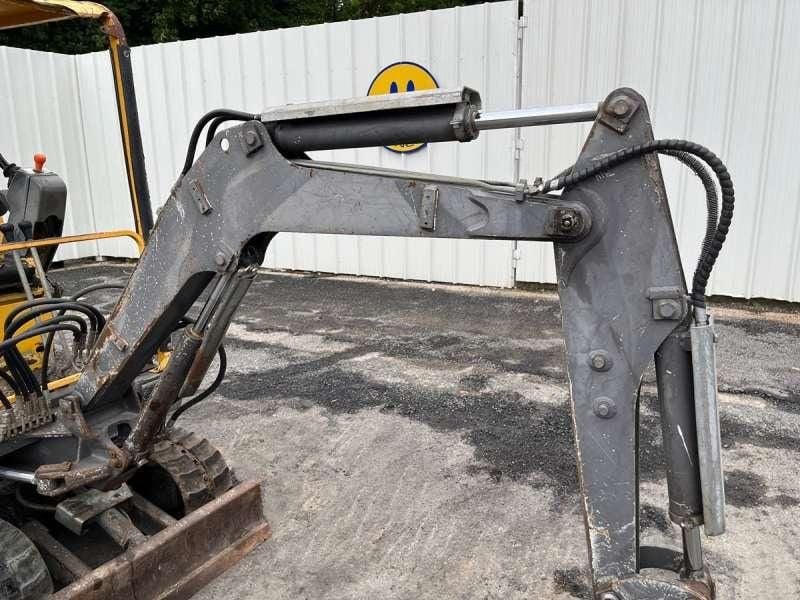 2000 Volvo EB12 Mini Excavator