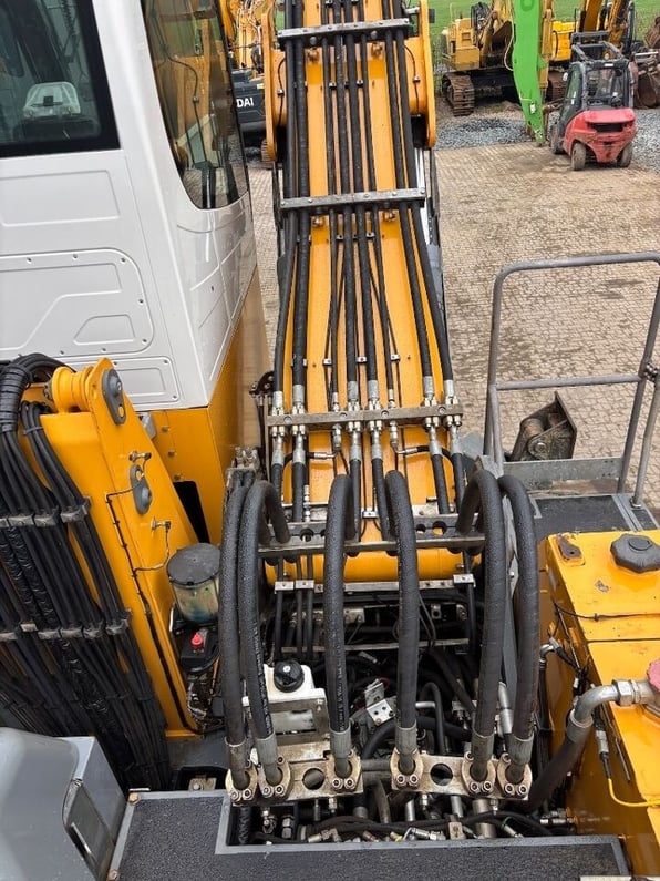 2015 Liebherr LH40 Material Handler