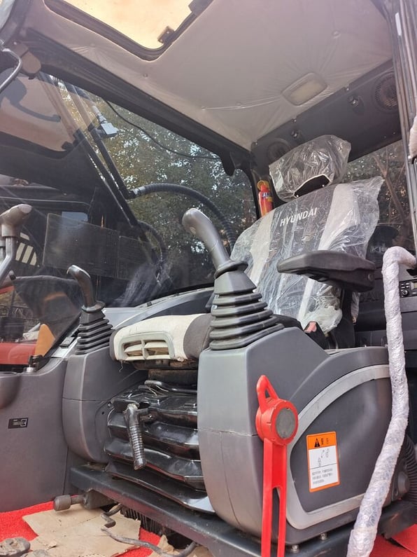 2025 Hyundai R305LC-9T Crawler Excavator