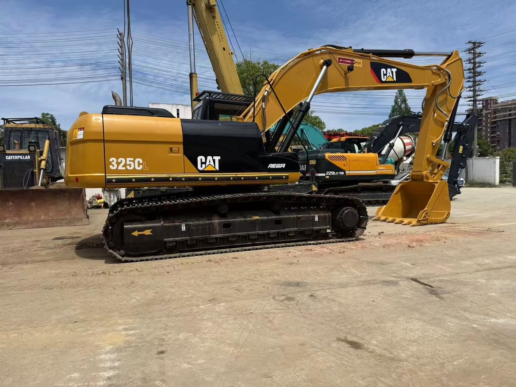 2015 Caterpillar 325CL Crawler Excavator