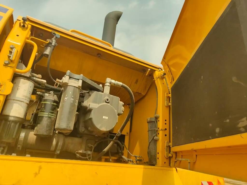 2022 Komatsu PC500 Crawler Excavator
