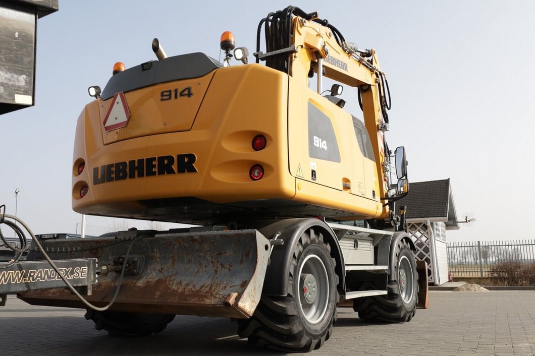 2017 Liebherr A914 LITRONIC Wheel Excavator