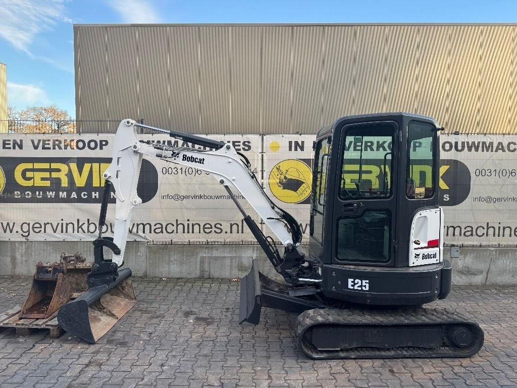 2014 Bobcat E25 Mini Excavator