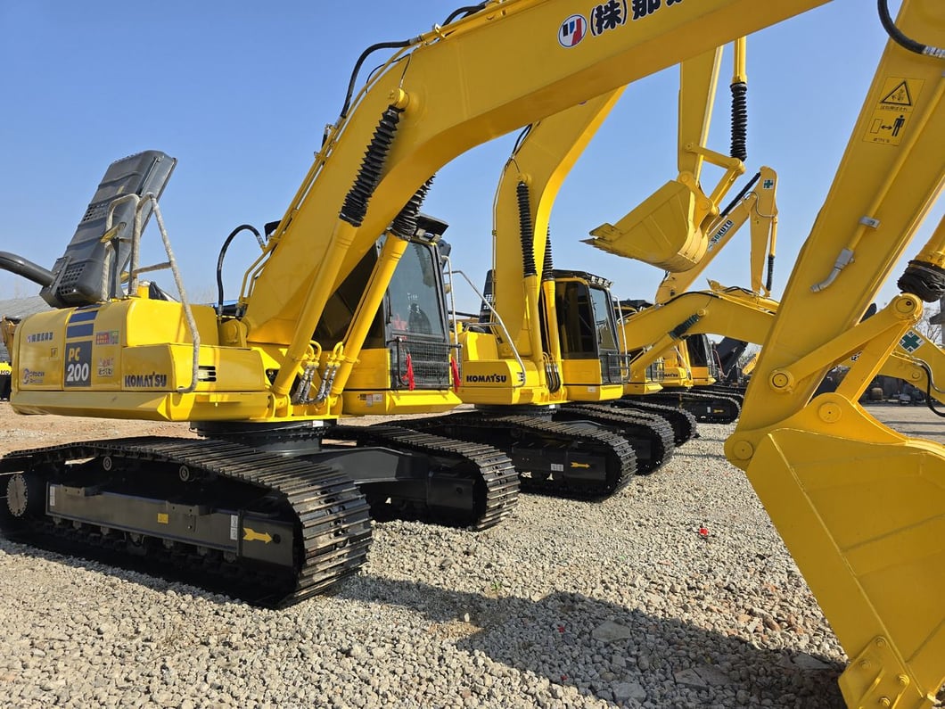 2023 Komatsu PC200-8 Crawler Excavator