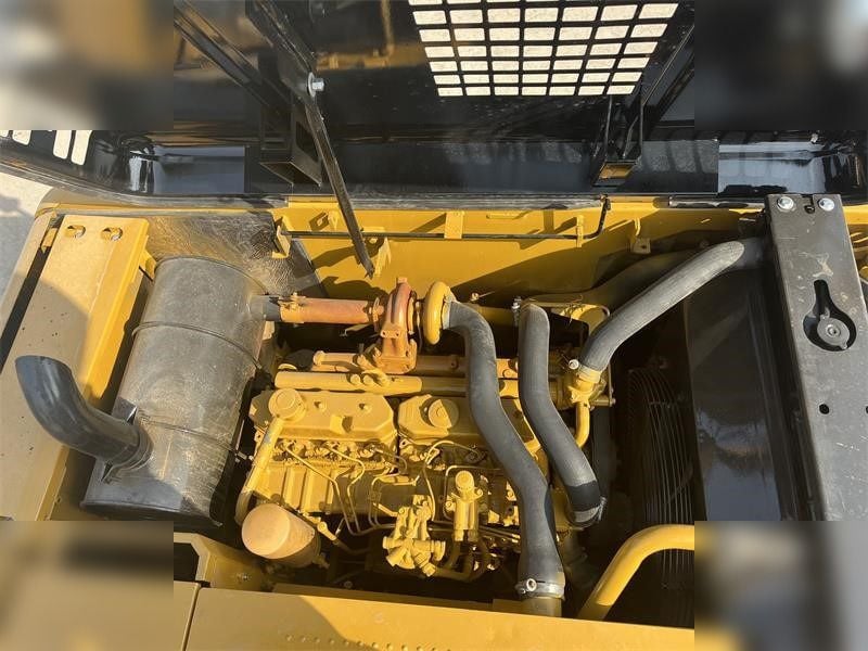 2016 Caterpillar 320D2 Crawler Excavator