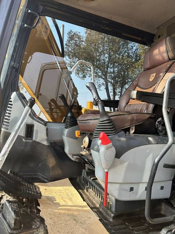 2023 Komatsu PC130-8 Crawler Excavator