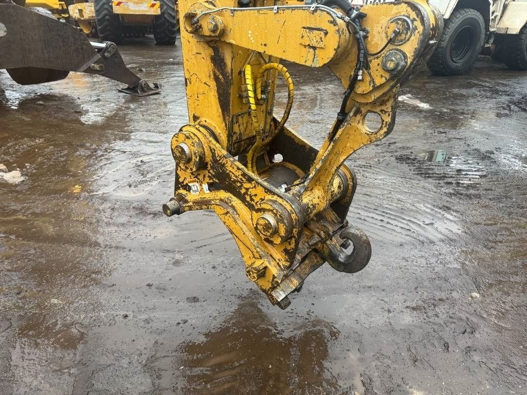 2005 Caterpillar M322C Material Handler