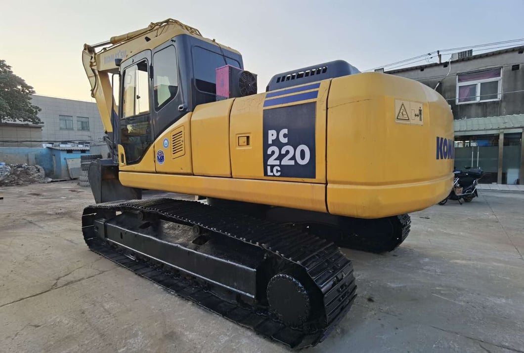 2020 Komatsu PC220-6 Crawler Excavator