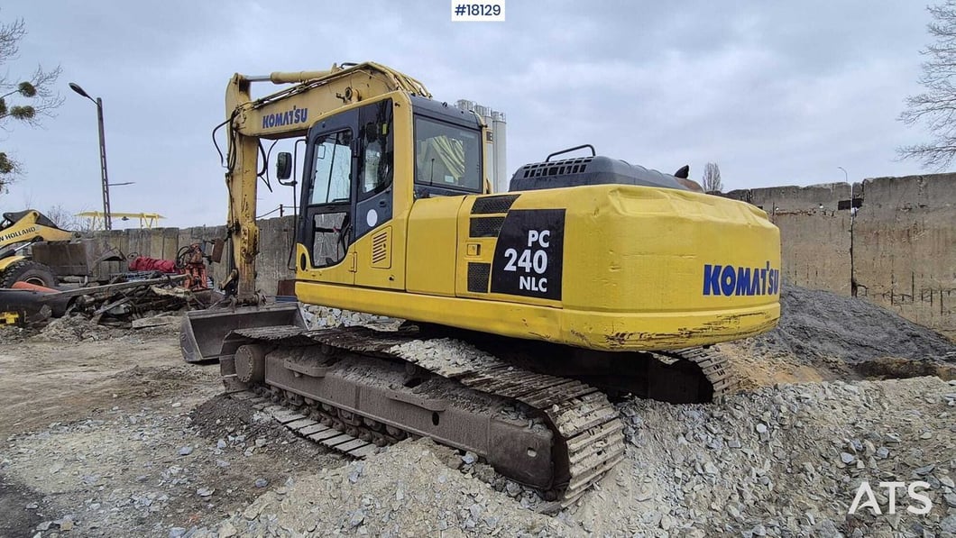2006 Komatsu PC240LC-8 Crawler Excavator