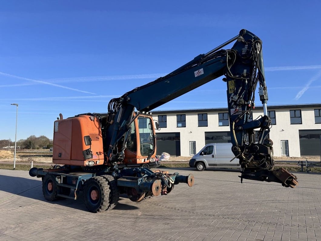 2015 Unac 22 TRR ZW Wheel Excavator