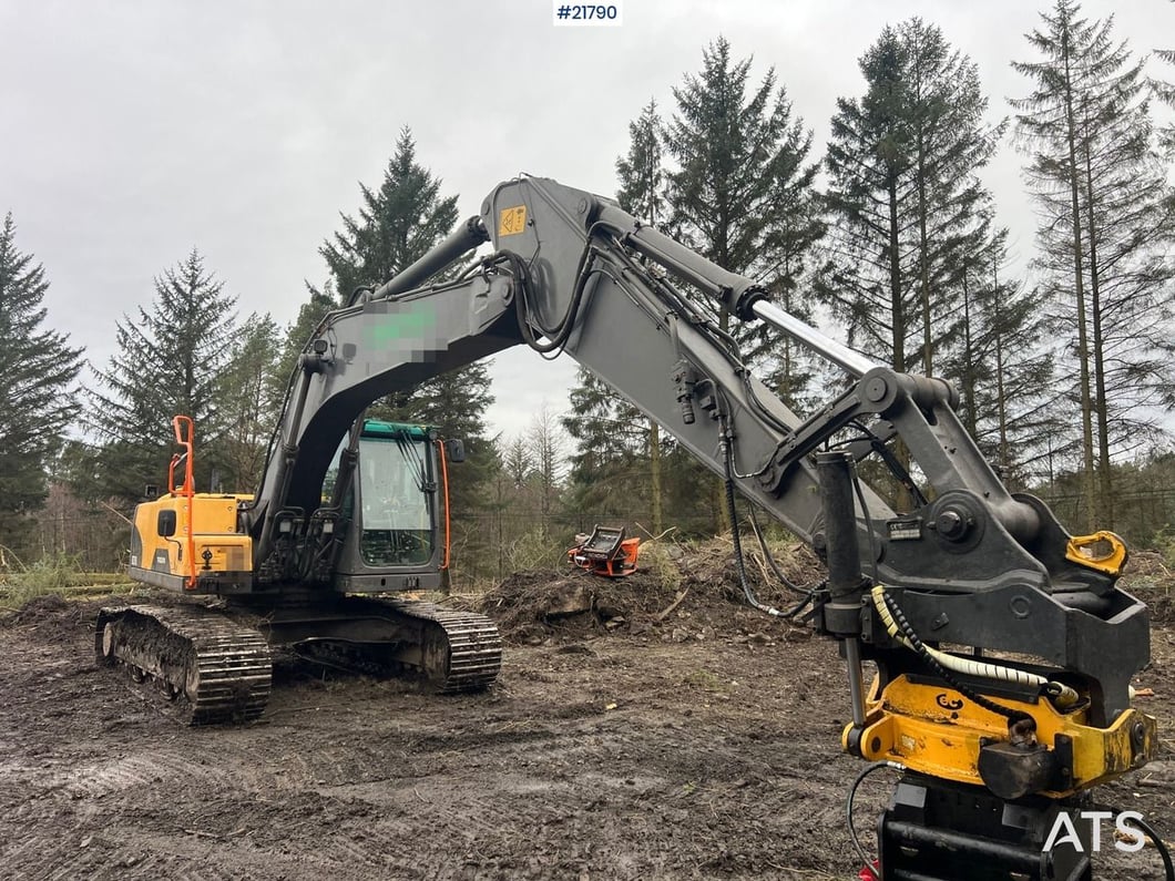 2010 Volvo EC210CL Crawler Excavator