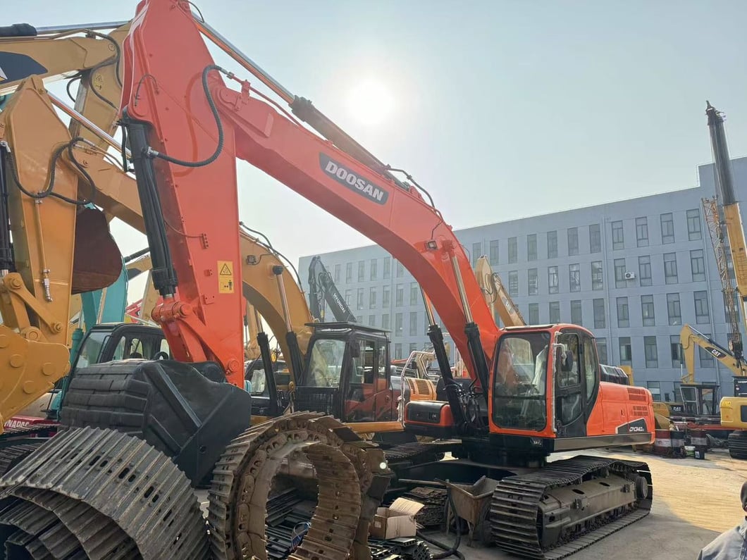 2020 Doosan DX340LC Crawler Excavator