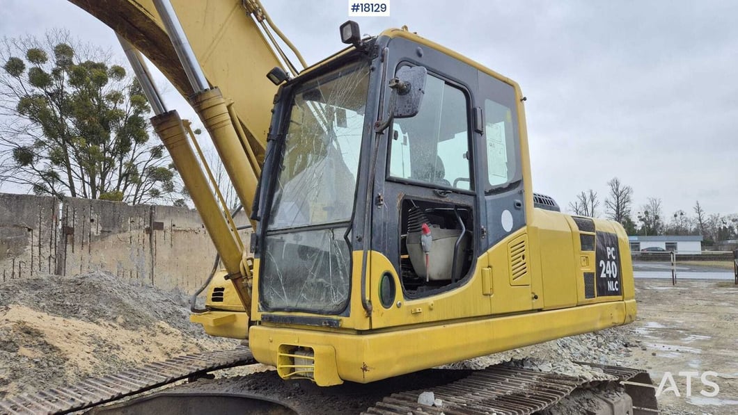 2006 Komatsu PC240LC-8 Crawler Excavator