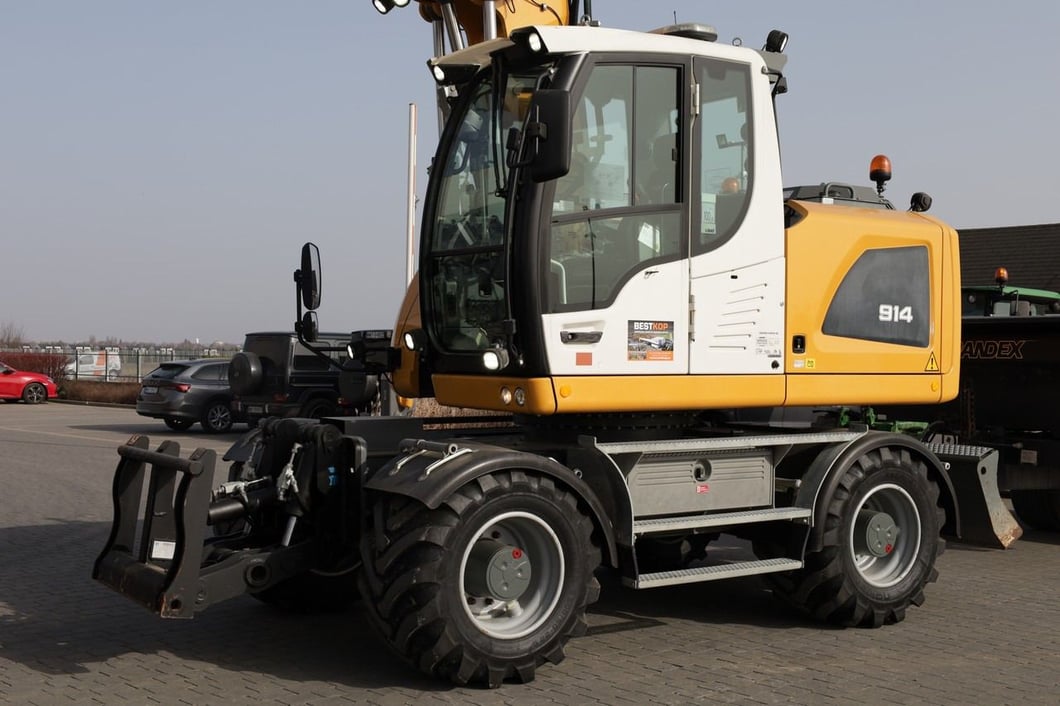 2017 Liebherr A914 LITRONIC Wheel Excavator
