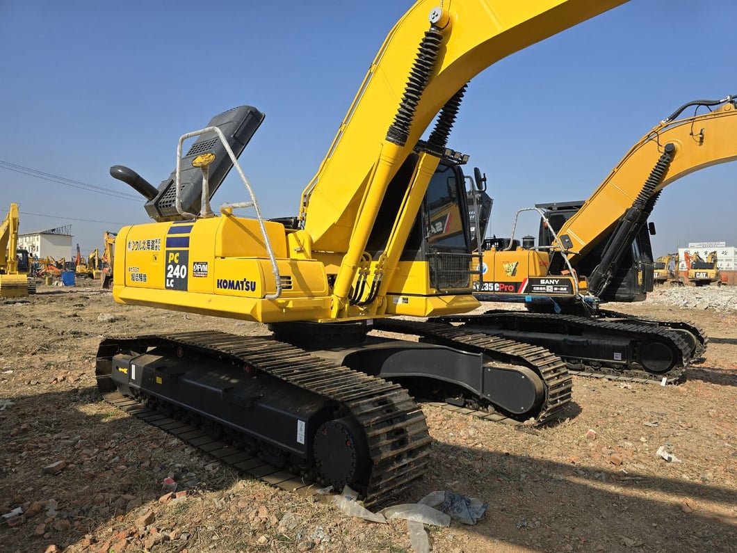 2024 Komatsu PC240-8 Crawler Excavator