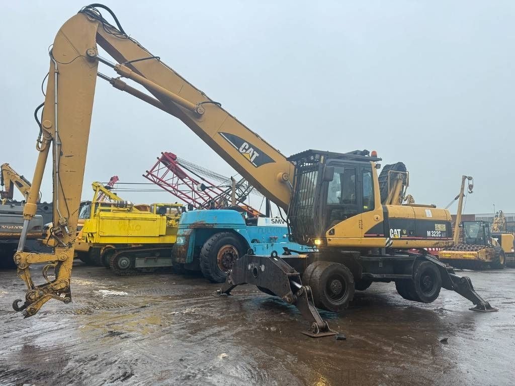 2005 Caterpillar M322C Material Handler
