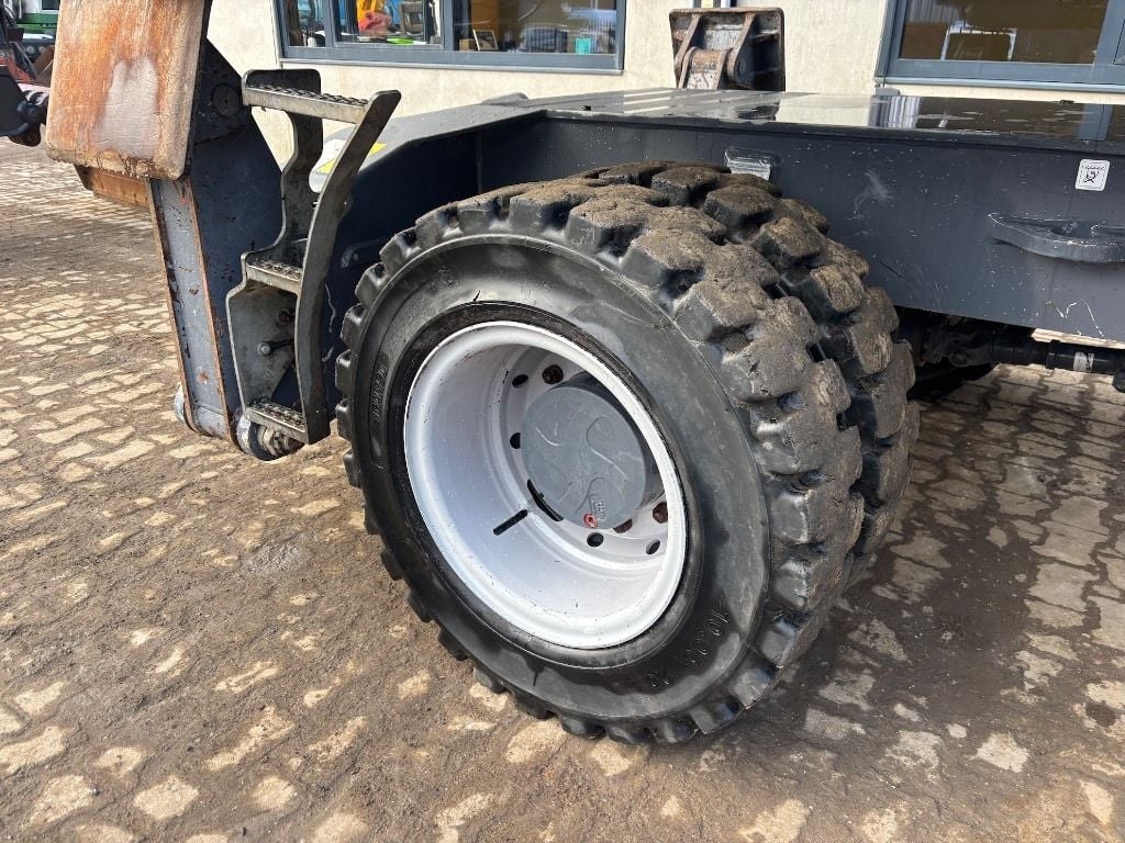 2022 Fuchs MHL331F Material Handler