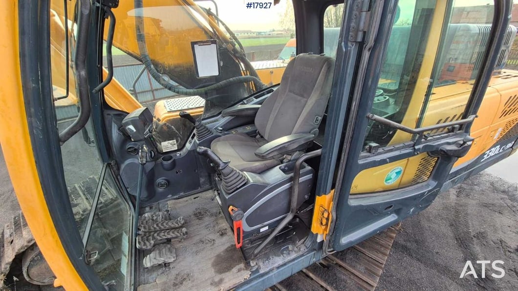 2015 Hyundai R330LC-9A Crawler Excavator
