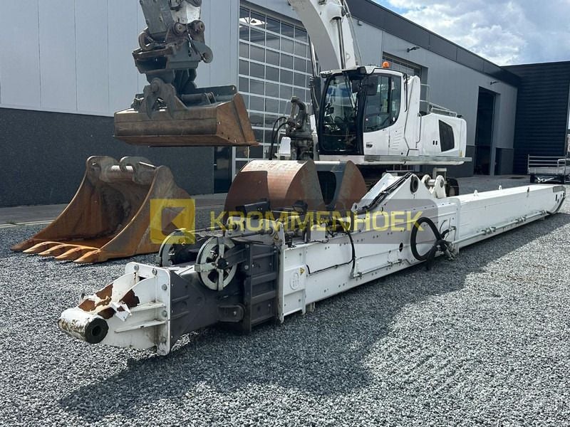 2018 Liebherr R946LC