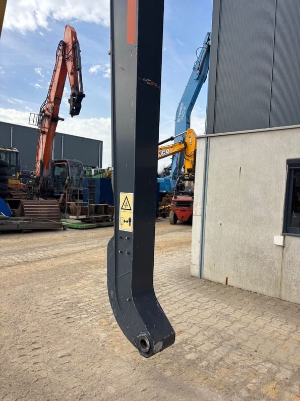 2020 Atlas 250MH Material Handler