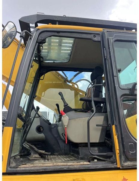 2020 Komatsu PC400-8 Crawler Excavator