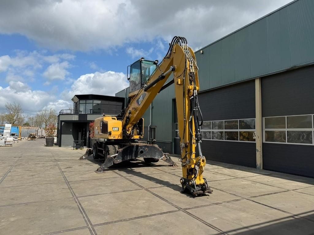 2018 Caterpillar MH3024 Material Handler