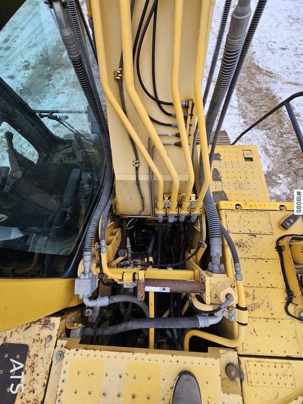 2011 Komatsu PC210LC-8 Crawler Excavator