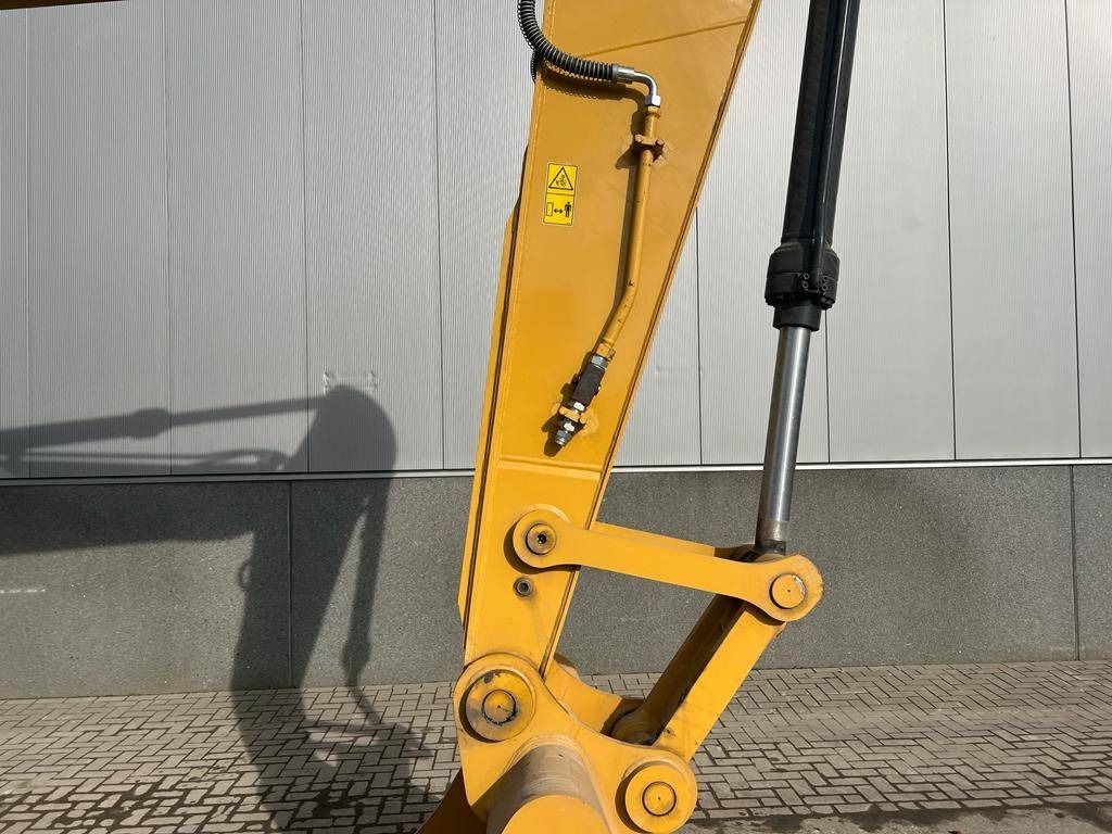 2025 Caterpillar 320D3 Crawler Excavator
