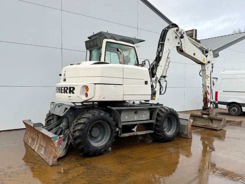 Liebherr A 309 – Hammer Lines / Quick Coupler (2011)