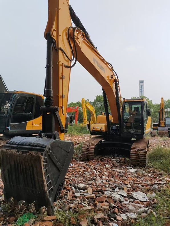 2019 Hyundai R220LC-9S Crawler Excavator