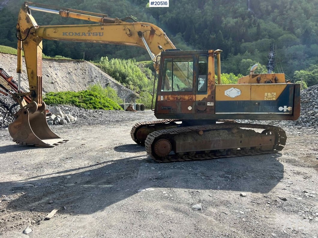 1998 Komatsu PC200-3 Crawler Excavator