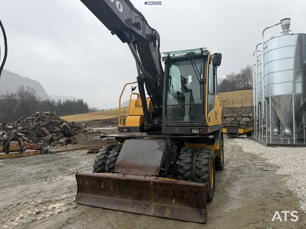 2007 Volvo EW140C Wheel Excavator