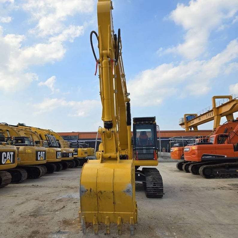 2022 Komatsu PC200-8 Crawler Excavator