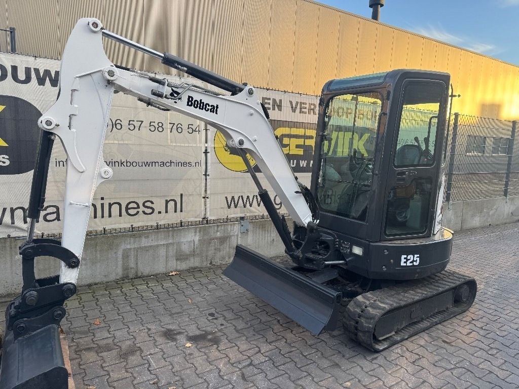 2014 Bobcat E25 Mini Excavator