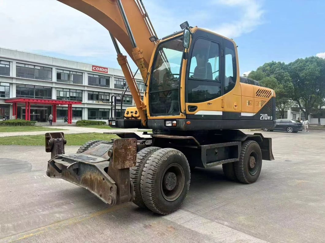 2019 Hyundai R210W-9 Wheel Excavator