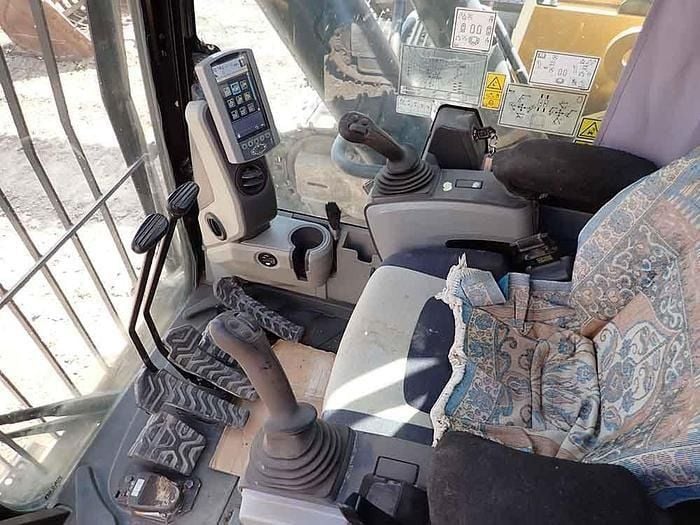 2017 Caterpillar 374FL Crawler Excavator