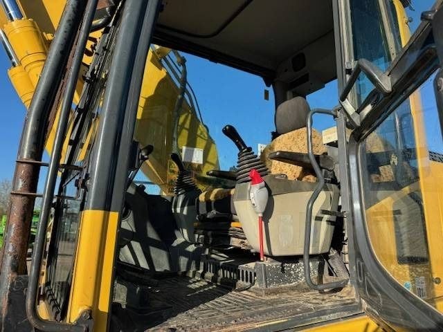 2006 Komatsu PC210LC-8 Crawler Excavator