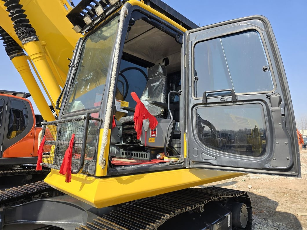 2024 Komatsu PC200-8 Crawler Excavator
