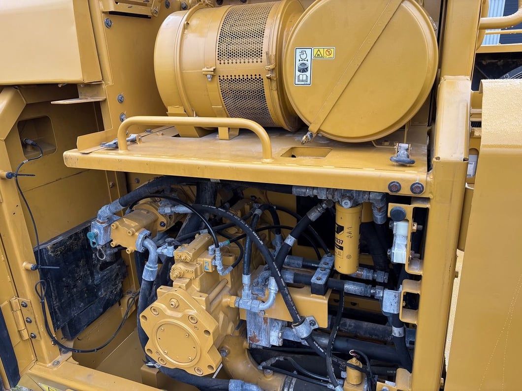 2013 Caterpillar 390DL ME Crawler Excavator