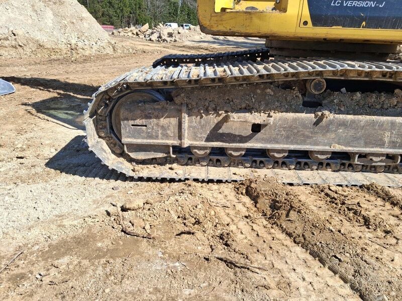 2009 New Holland E235BSR-2 Crawler Excavator