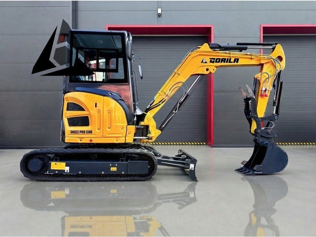 Gorila G40S I PRO CAB Mini Excavator