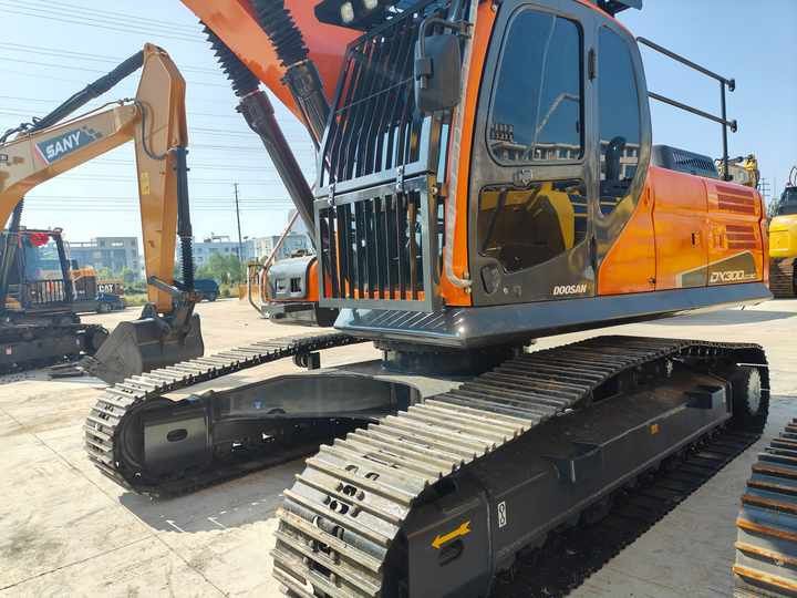 2022 Doosan DX225 Crawler Excavator