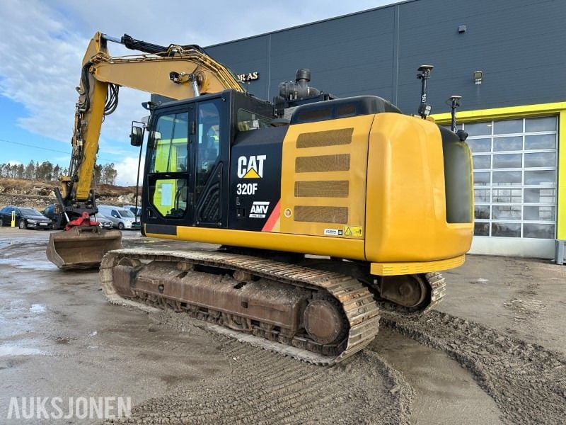 2017 Caterpillar 320FL Crawler Excavator