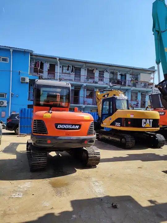 2018 Doosan DX225 Crawler Excavator