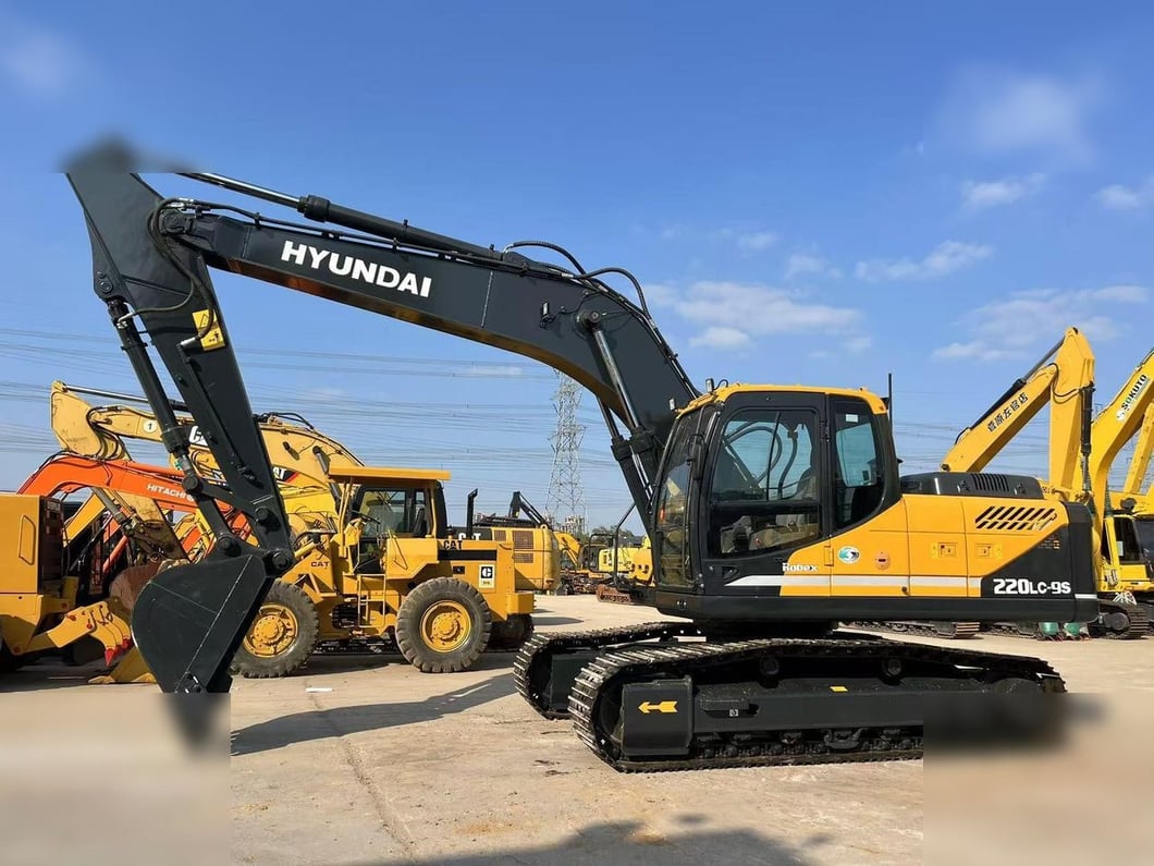 2022 Hyundai R220LC-9S Crawler Excavator