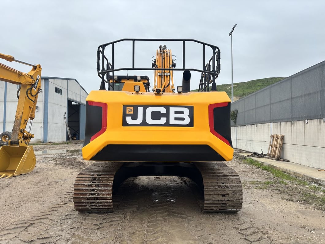 Excavator JCB (2021)