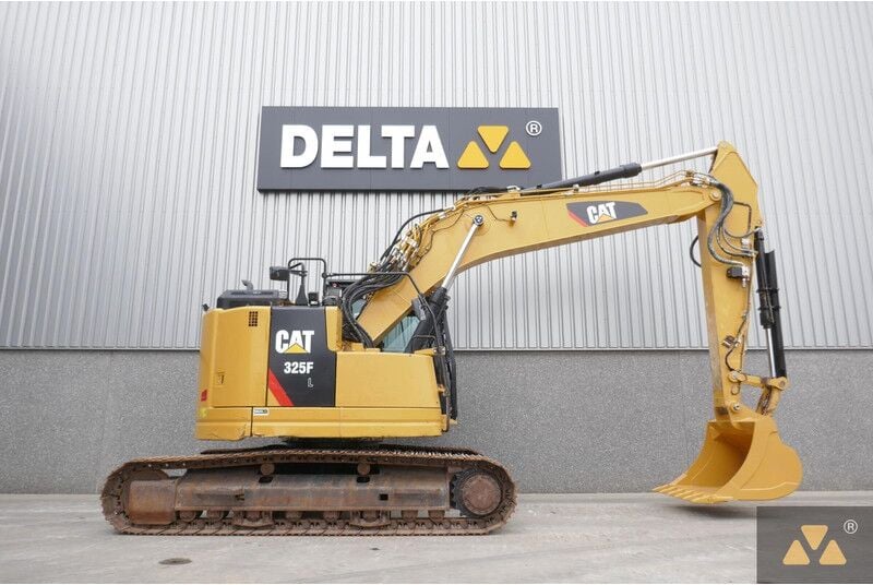 2018 Caterpillar 325FL Crawler Excavator