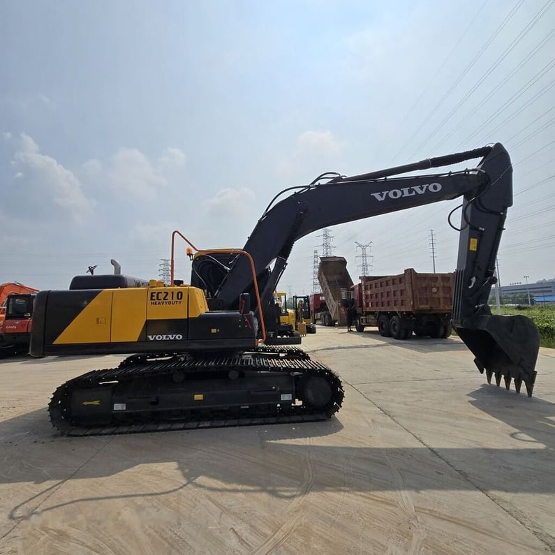 2022 Volvo EC210D Crawler Excavator
