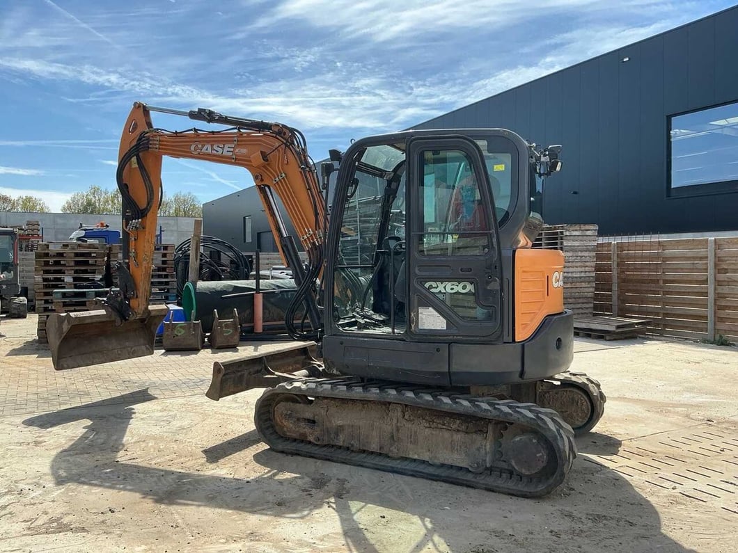 2017 CASE CX600 Crawler Excavator